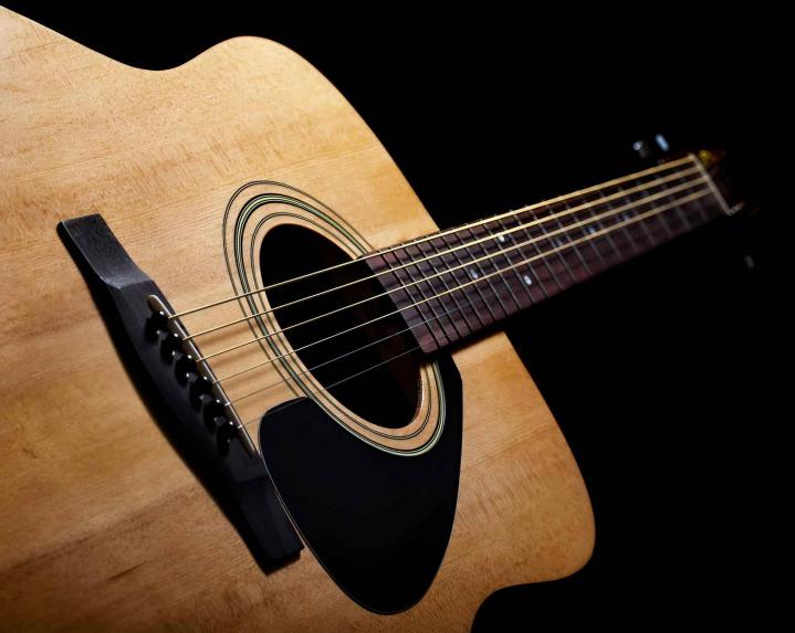 Création et fabrication de guitare La Celle-Saint-Cloud